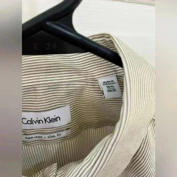 Calvin Klein Dress Shirt Button Down‎ - Picture 3 of 4
